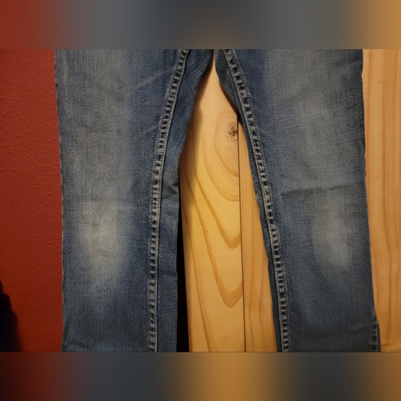 Levis - Picture 3 of 6